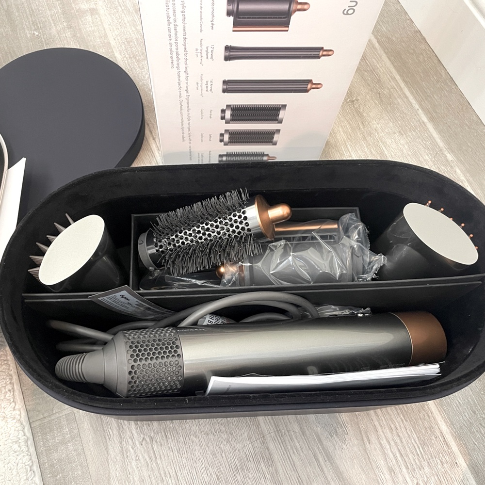 Dyson airwrap complete long + bonus travel case
